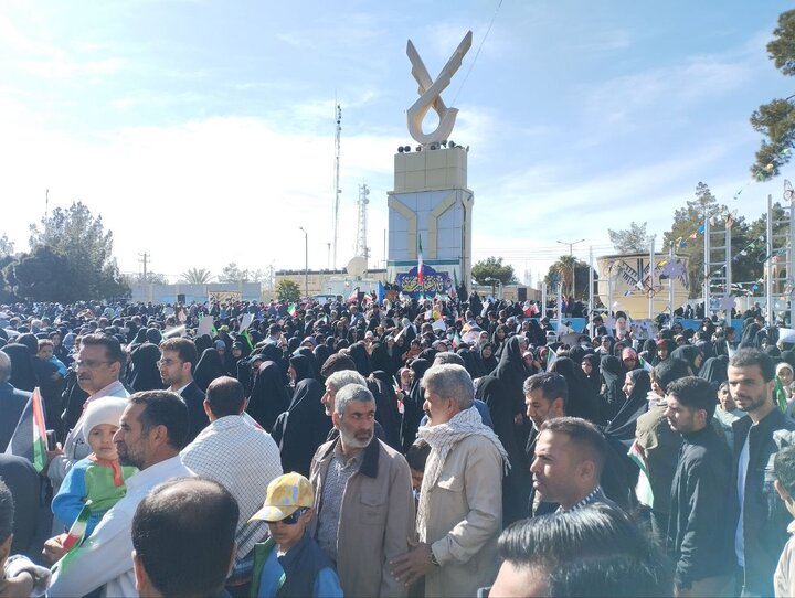 اجتماع بزرگ مردم زاهدان در میدان آزادی 