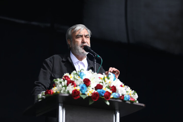 حل مشکلات معیشتی، بزرگترین قدردانی از ملت حماسه‌ساز است