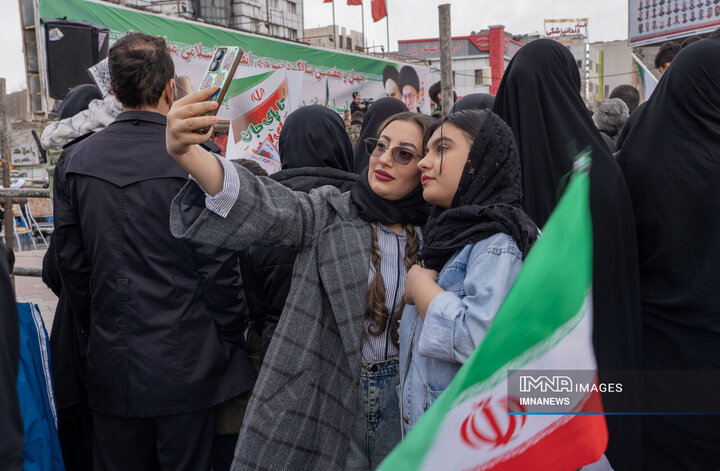 راهپیمایی یوم‌الله ۲۲ بهمن در خرم آباد