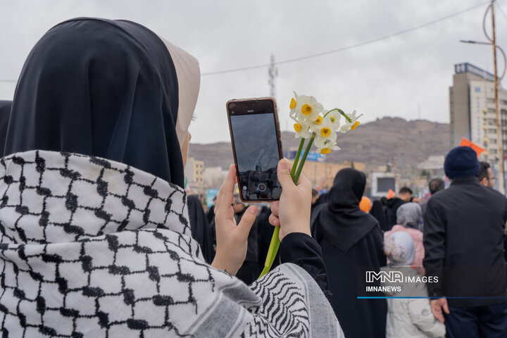 راهپیمایی یوم‌الله ۲۲ بهمن در خرم آباد