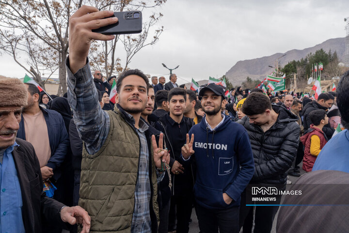 راهپیمایی یوم‌الله ۲۲ بهمن در خرم آباد