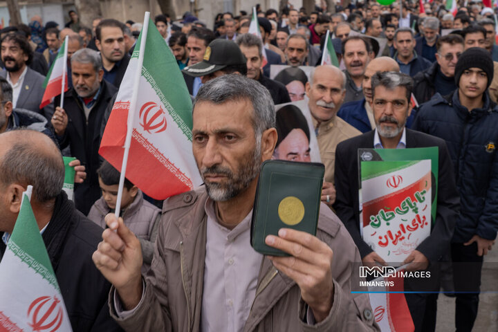 راهپیمایی یوم‌الله ۲۲ بهمن در خرم آباد