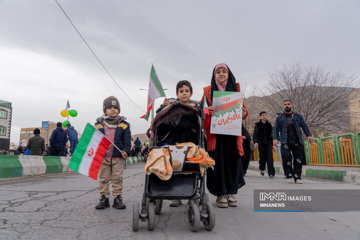راهپیمایی یوم‌الله ۲۲ بهمن در خرم آباد