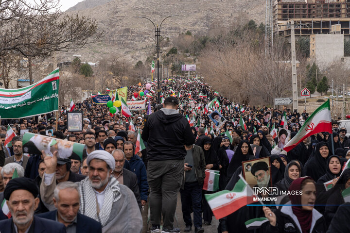 راهپیمایی یوم‌الله ۲۲ بهمن در خرم آباد
