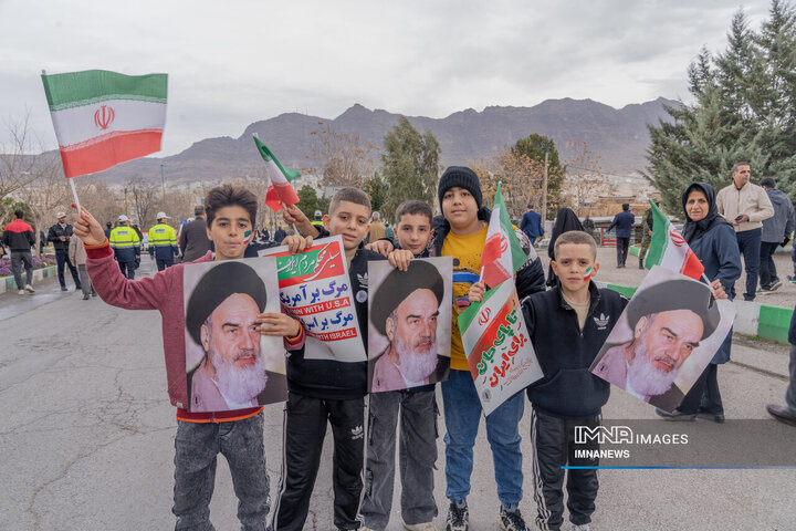 راهپیمایی یوم‌الله ۲۲ بهمن در خرم آباد