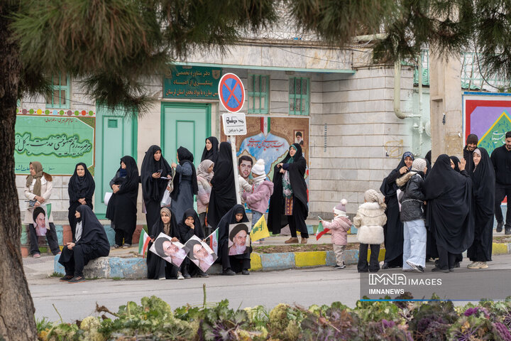 راهپیمایی یوم‌الله ۲۲ بهمن در خرم آباد