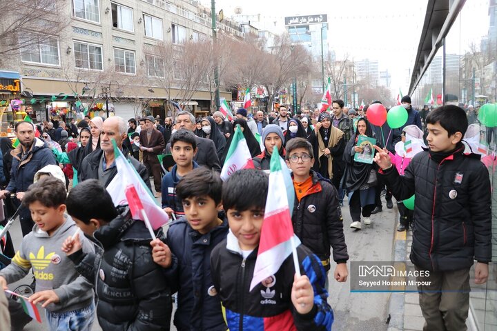 راهپیمایی یوم الله 22 بهمن در مشهد