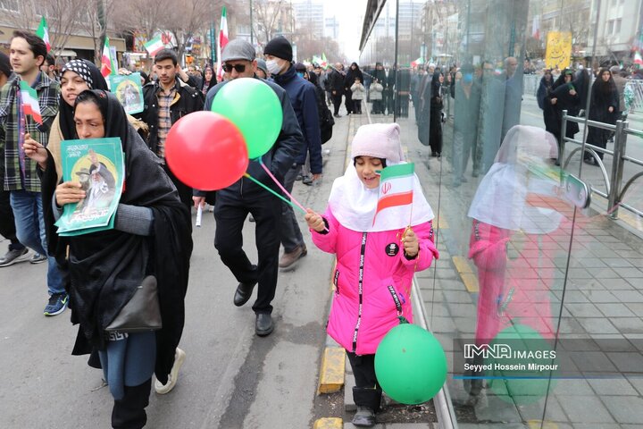 راهپیمایی یوم الله 22 بهمن در مشهد