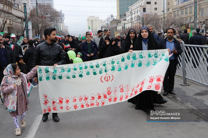 راهپیمایی یوم الله 22 بهمن در مشهد