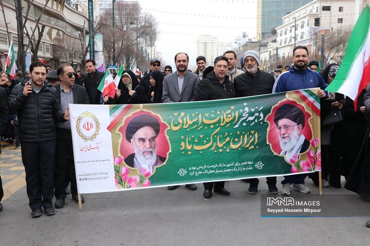 راهپیمایی یوم الله 22 بهمن در مشهد