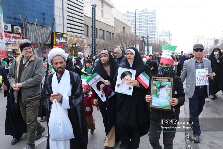 راهپیمایی یوم الله 22 بهمن در مشهد