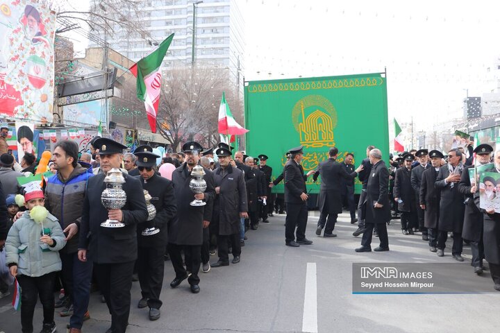 راهپیمایی یوم الله 22 بهمن در مشهد