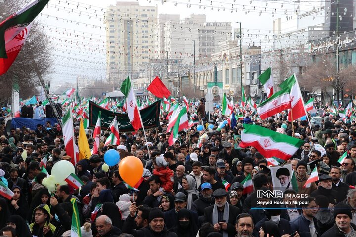 راهپیمایی یوم الله 22 بهمن در مشهد