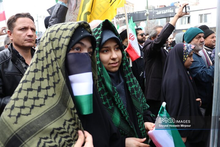 راهپیمایی یوم الله 22 بهمن در مشهد