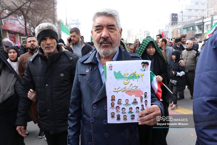 راهپیمایی یوم الله 22 بهمن در مشهد