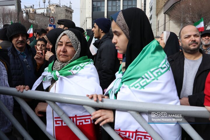 راهپیمایی یوم الله 22 بهمن در مشهد