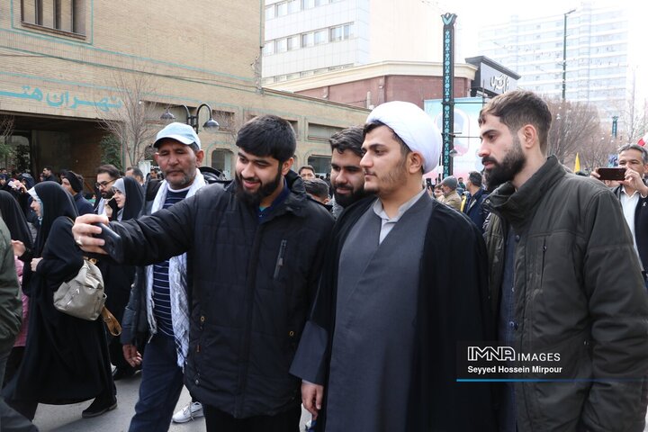 راهپیمایی یوم الله 22 بهمن در مشهد