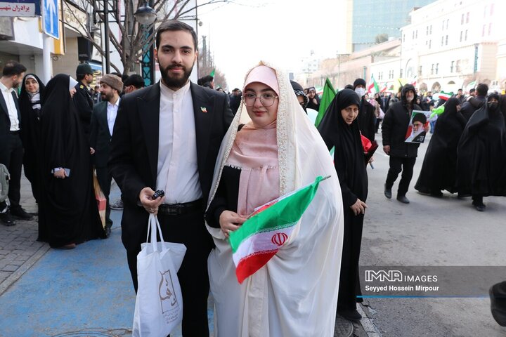 راهپیمایی یوم الله 22 بهمن در مشهد