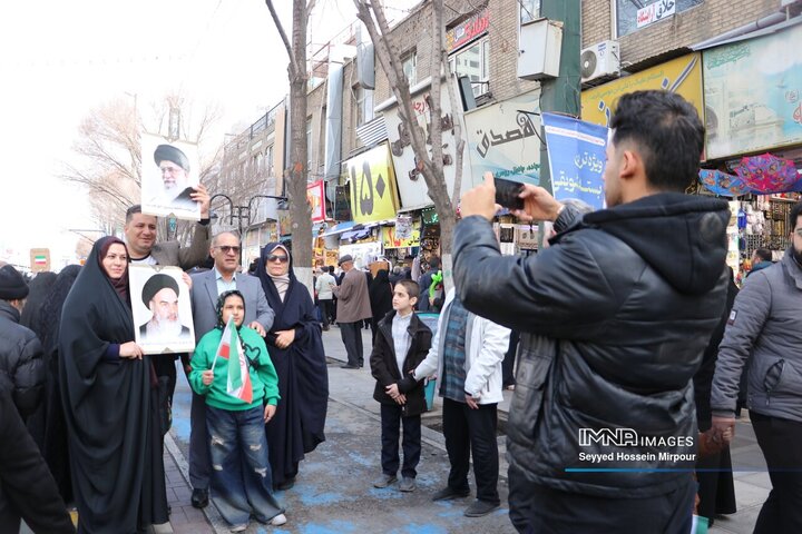 راهپیمایی یوم الله 22 بهمن در مشهد