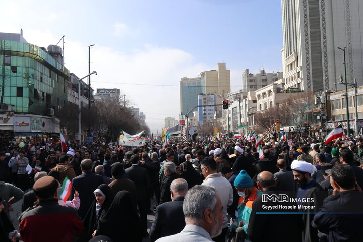 راهپیمایی یوم الله 22 بهمن در مشهد