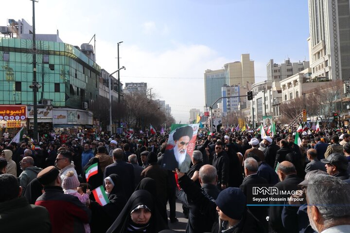 راهپیمایی یوم الله 22 بهمن در مشهد