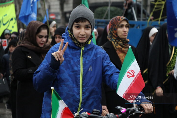 راهپیمایی یوم الله 22 بهمن در آمل