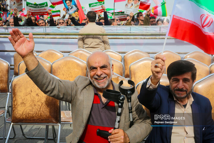 راهپیمایی یوم‌الله ۲۲ بهمن در اصفهان - 2