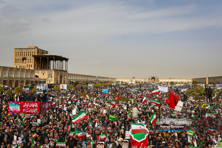 راهپیمایی یوم‌الله ۲۲ بهمن در اصفهان - 2