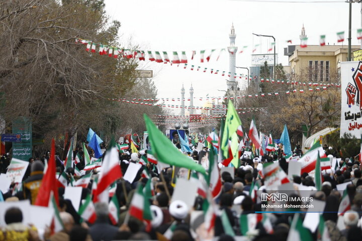 راهپیمایی یوم الله 22 بهمن در قم