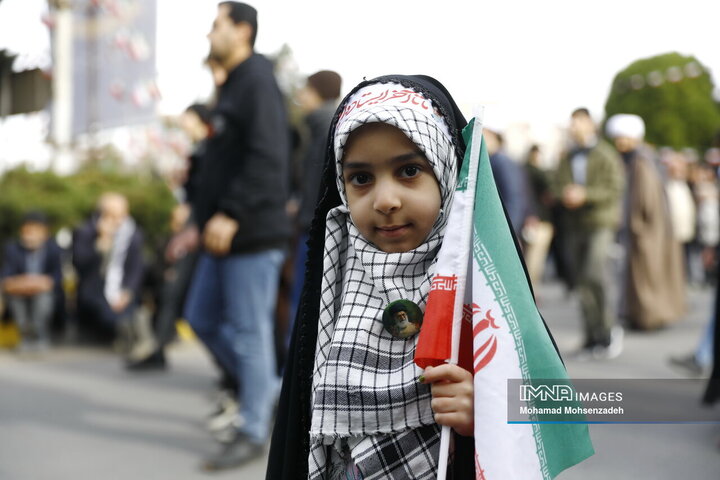 راهپیمایی یوم الله 22 بهمن در قم