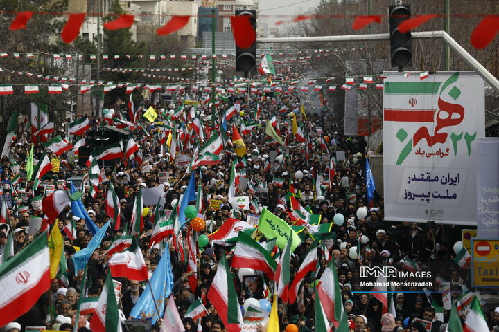 راهپیمایی یوم الله 22 بهمن در قم