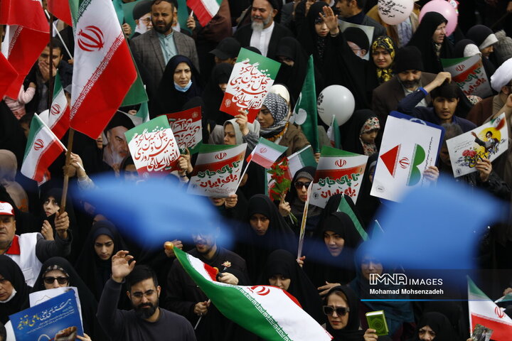 راهپیمایی یوم الله 22 بهمن در قم