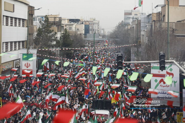 راهپیمایی یوم الله 22 بهمن در قم