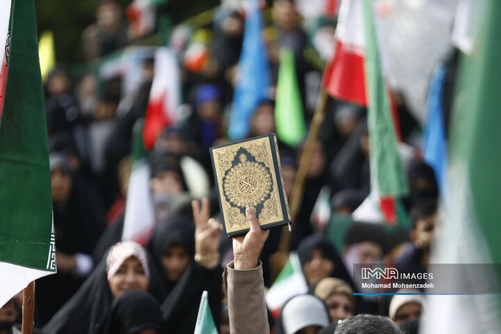 راهپیمایی یوم الله 22 بهمن در قم