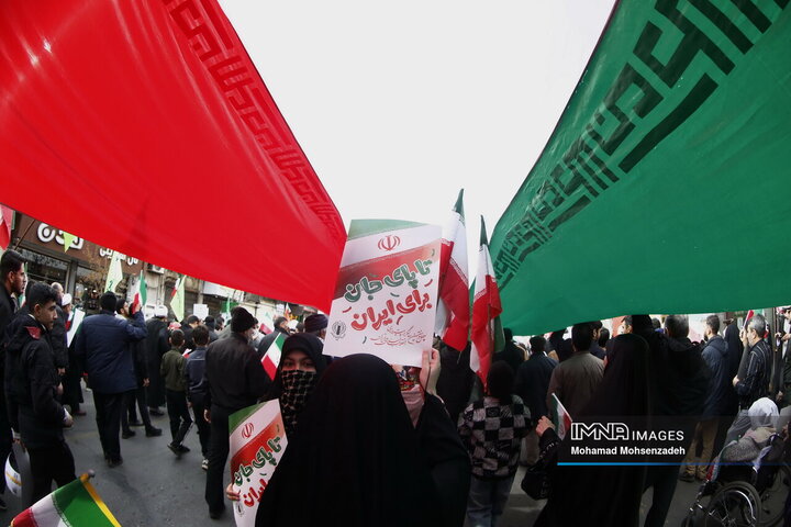 راهپیمایی یوم الله 22 بهمن در قم