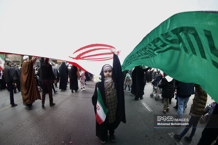 راهپیمایی یوم الله 22 بهمن در قم