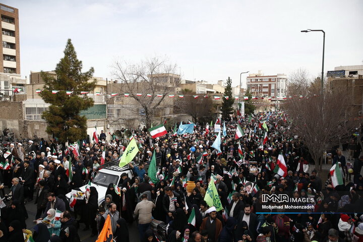 راهپیمایی یوم الله 22 بهمن در قم