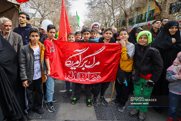 آینده‌سازان ایران پای کار انقلاب