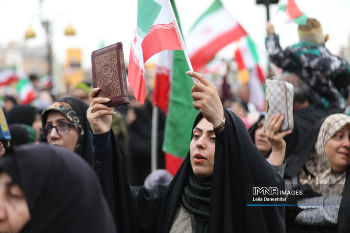 راهپیمایی یوم الله 22 بهمن در یزد