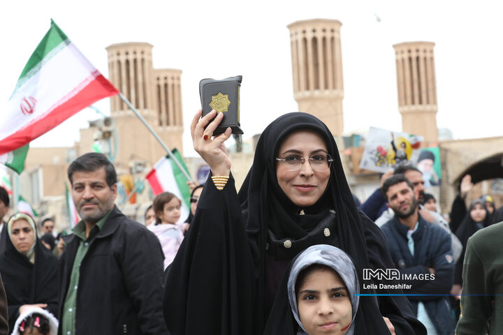 راهپیمایی یوم الله 22 بهمن در یزد