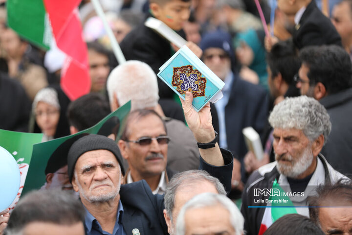 راهپیمایی یوم الله 22 بهمن در یزد