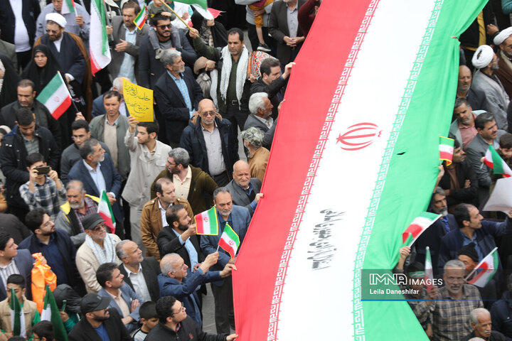 راهپیمایی یوم الله 22 بهمن در یزد