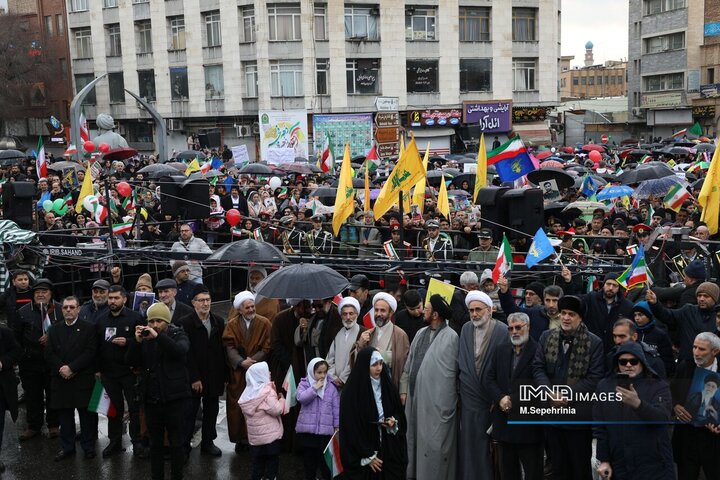 راهپیمایی یوم الله 22 بهمن در تبریز