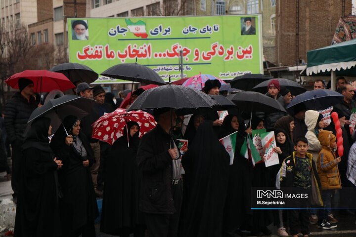 راهپیمایی یوم الله 22 بهمن در تبریز