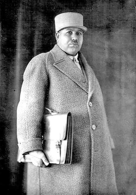 تحریف تاریخ به سبک سلطنتطلبها؛ وقتی قلم جرم بود