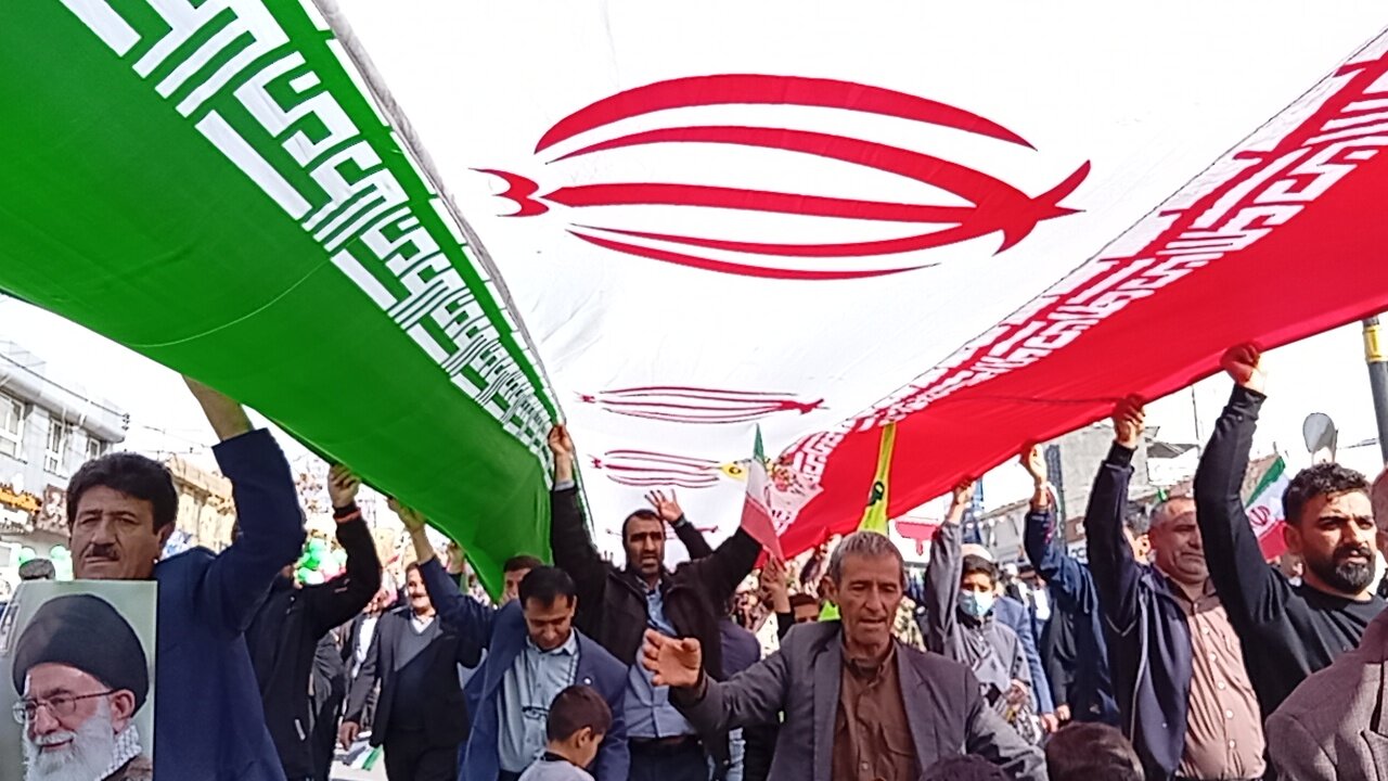 فیلم|خروش انقلابی دیار آریوبرزن در سالروز پیروزی انقلاب اسلامی