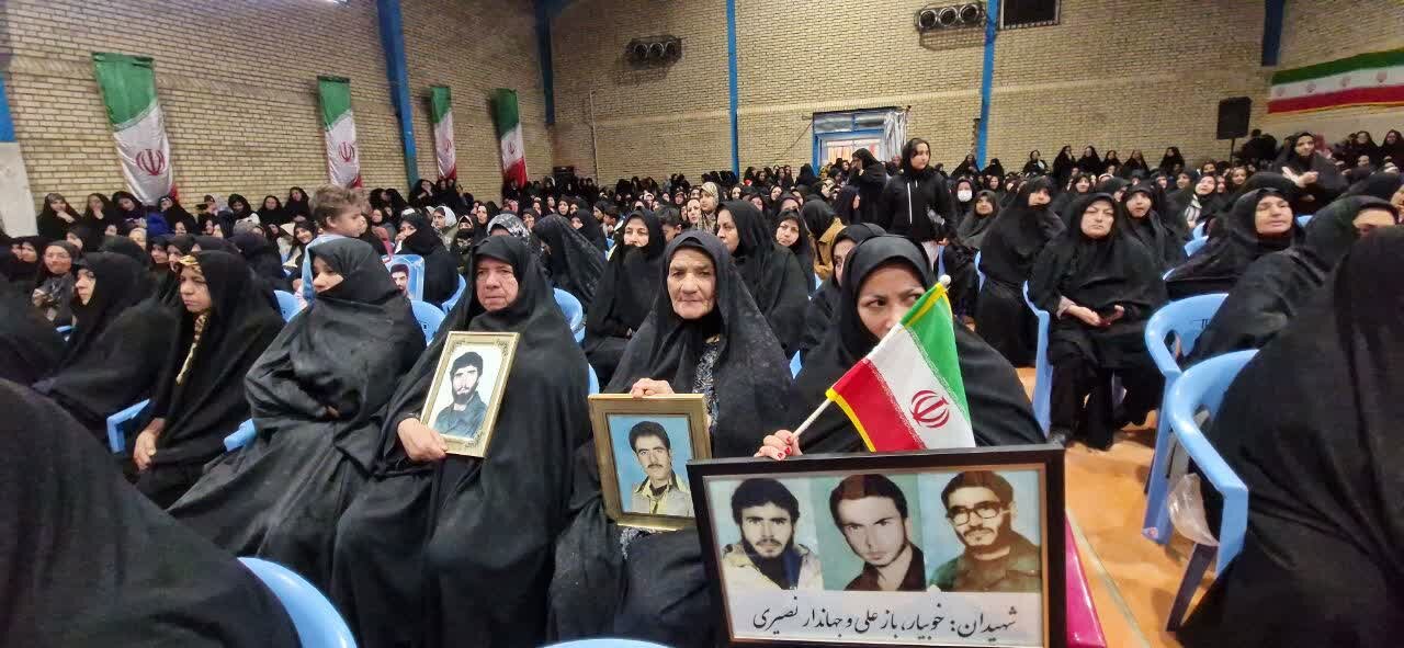 دفاع مقدس آزمون بزرگ مقاومت بود