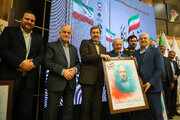 آیین تجلیل از پیشکسوتان انقلاب اسلامی در بازار اصفهان