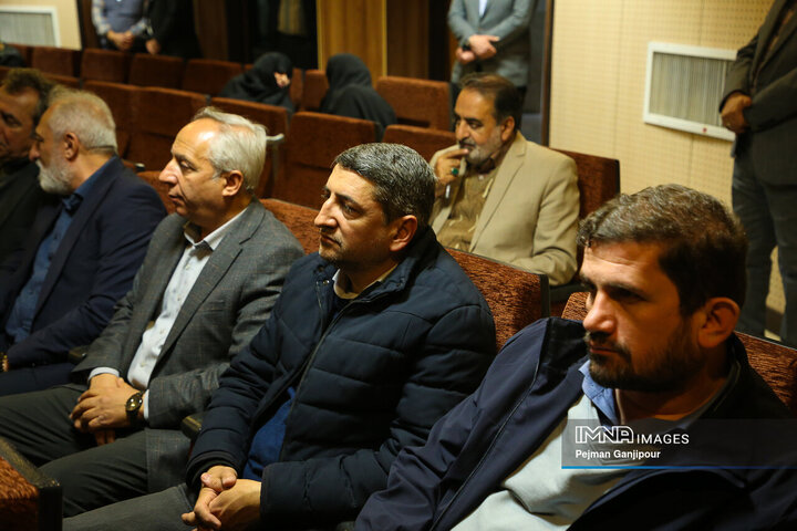 آیین تجلیل از پیشکسوتان انقلاب اسلامی در بازار اصفهان