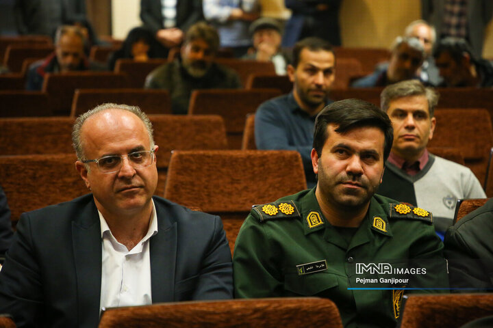 آیین تجلیل از پیشکسوتان انقلاب اسلامی در بازار اصفهان